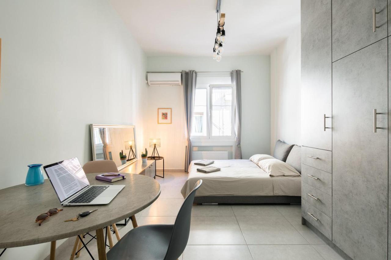 Newly Renovated Cozy Studio Downtown Athena Bagian luar foto