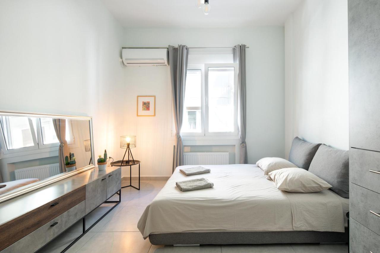 Newly Renovated Cozy Studio Downtown Athena Bagian luar foto