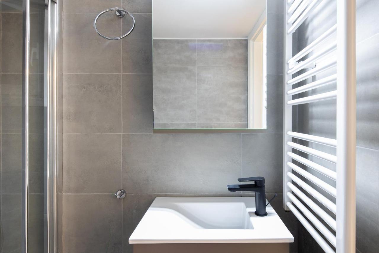 Newly Renovated Cozy Studio Downtown Athena Bagian luar foto