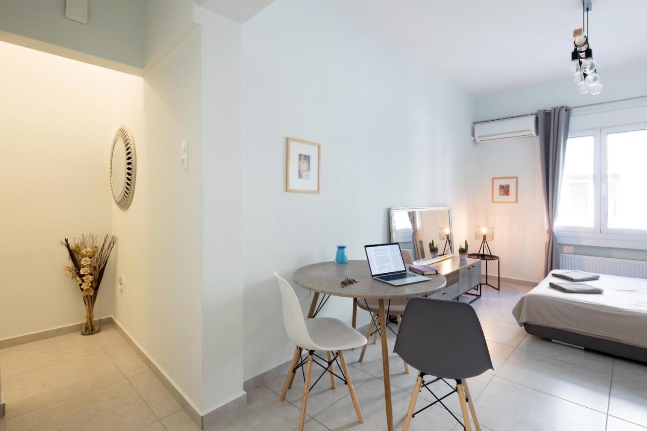 Newly Renovated Cozy Studio Downtown Athena Bagian luar foto